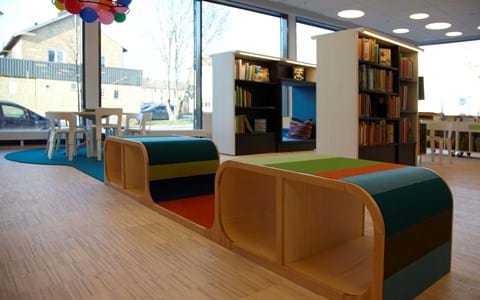 fraster, filt, opklæbning, akustik, uld filt, inspiration, design, indretning, filttavle, udsmykning, opklæbet filt, filt på væg, limet filt, vægfilt, filtfarve, dekoration